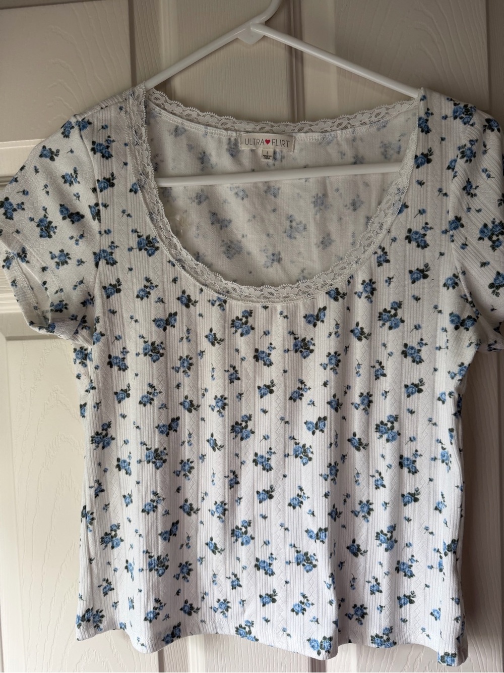 Ultra Flirt White Floral Scoop Neck Ribbed Top